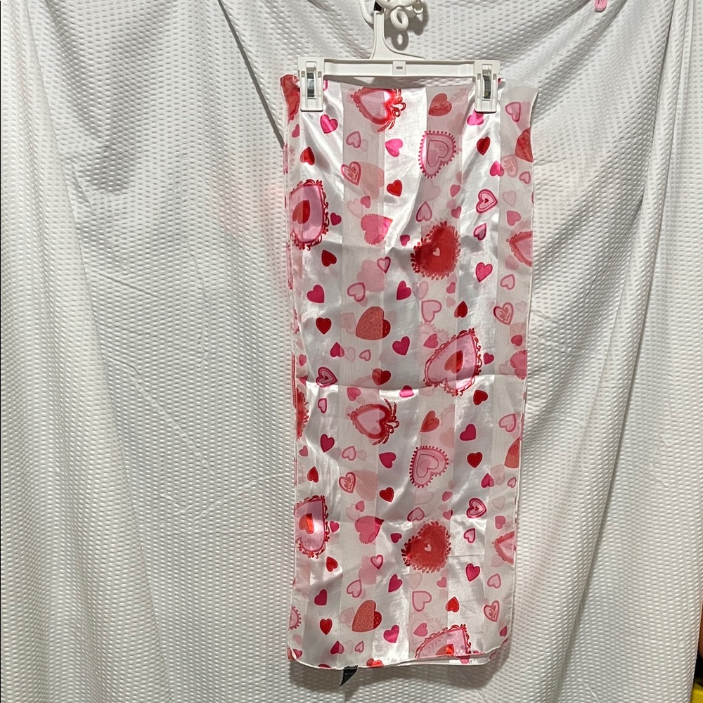 Heart Patterned Pencil Skirt in Pink and Red